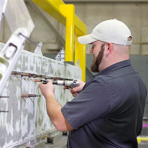 airplane sheet metal mechanic